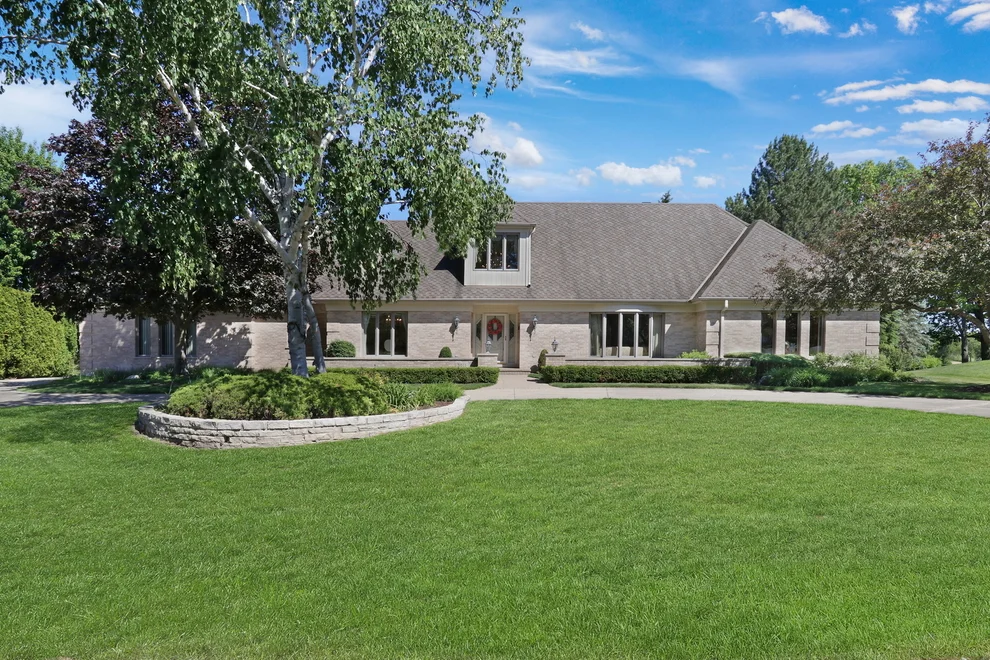 Unit for sale at 3011 Cyprus Court, Buffalo Grove, IL 60089