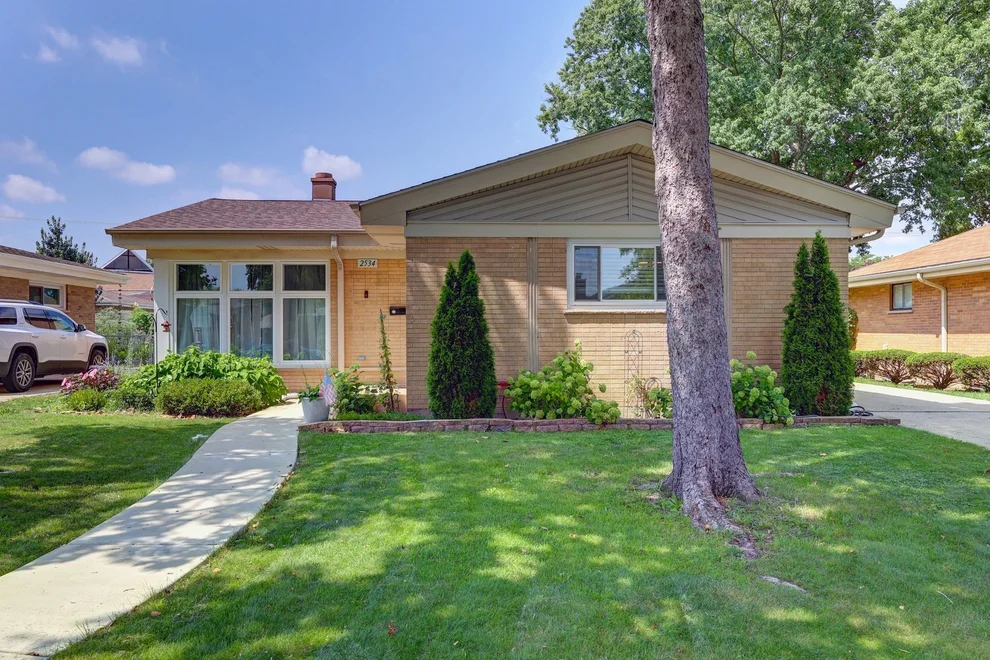 Unit for sale at 2534 Kensington Avenue, Westchester, IL 60154