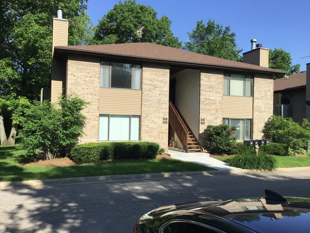 Unit for sale at 287 S HARRISON Street, Geneva, IL 60134