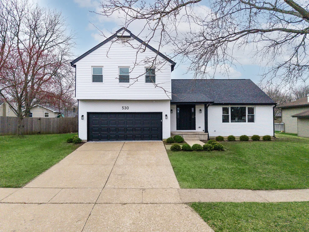 Unit for sale at 530 Cumberland Trail, Elgin, IL 60123