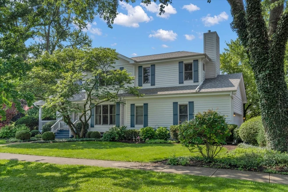 Unit for sale at 919 Roslyn Road, Glen Ellyn, IL 60137