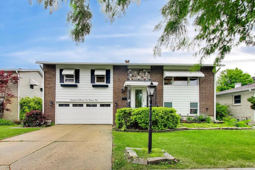 Unit for sale at 1415 S Busse Road, Mount Prospect, IL 60056