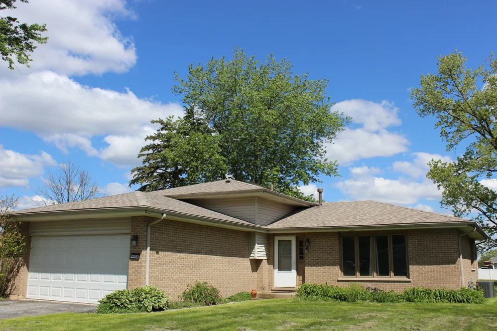 Unit for sale at 4432 143rd Street, Crestwood, IL 60418