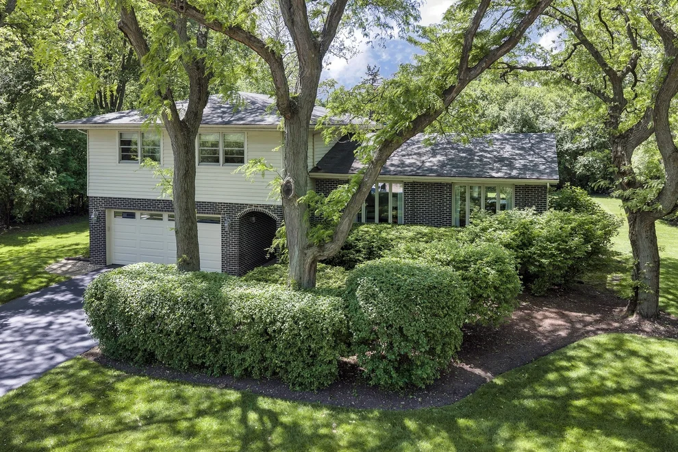 Unit for sale at 640 Wilmot Road, Deerfield, IL 60015