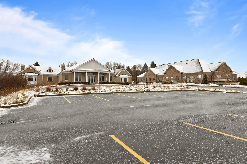 Unit for sale at 6 Executive Court, South Barrington, IL 60010