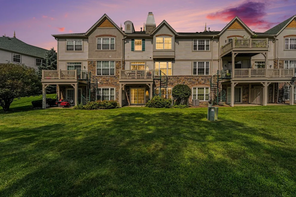 Unit for sale at 469 Bay Tree Circle, Vernon Hills, IL 60061