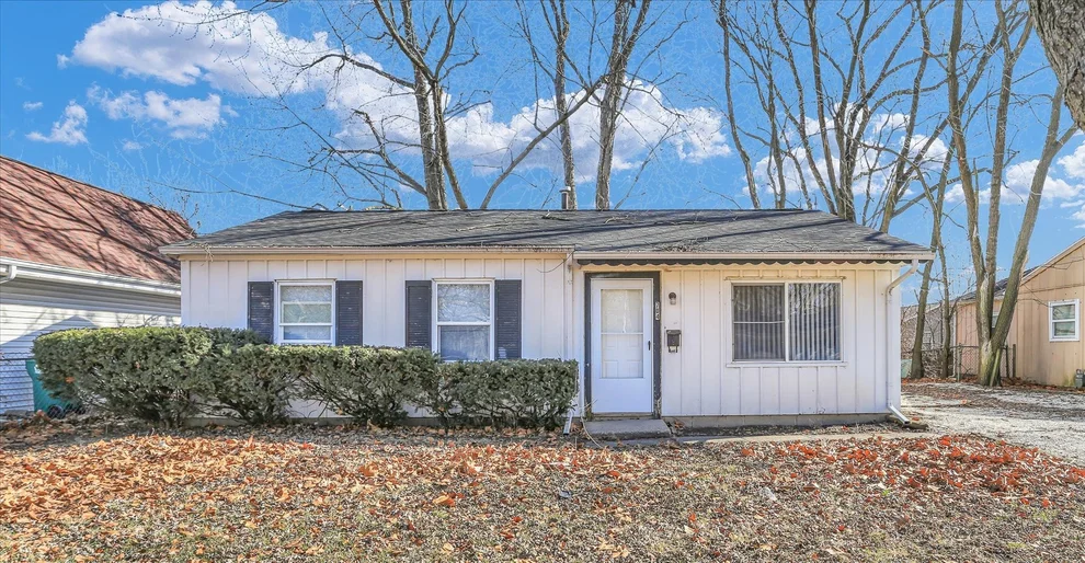 Unit for sale at 704 S Scottswood Drive, Urbana, IL 61802