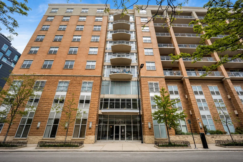Unit for sale at 950 W Monroe Street, Chicago, IL 60607