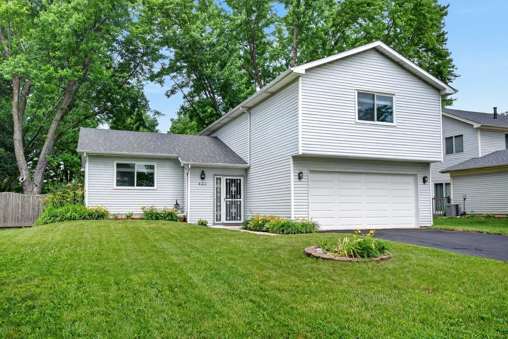 Unit for sale at 433 N Ashbury Avenue, Bolingbrook, IL 60440