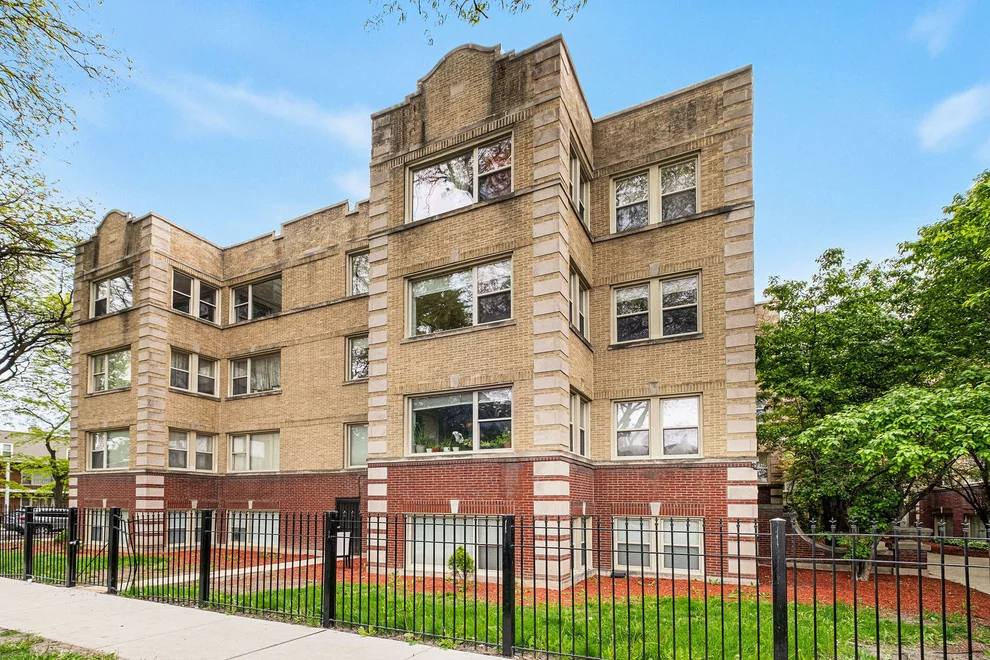Unit for sale at 4859 N Harding Avenue, Chicago, IL 60625