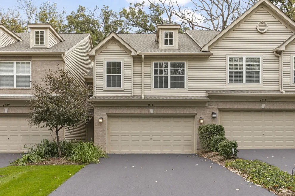 Unit for sale at 2741 Cobblestone Drive, Crystal Lake, IL 60012