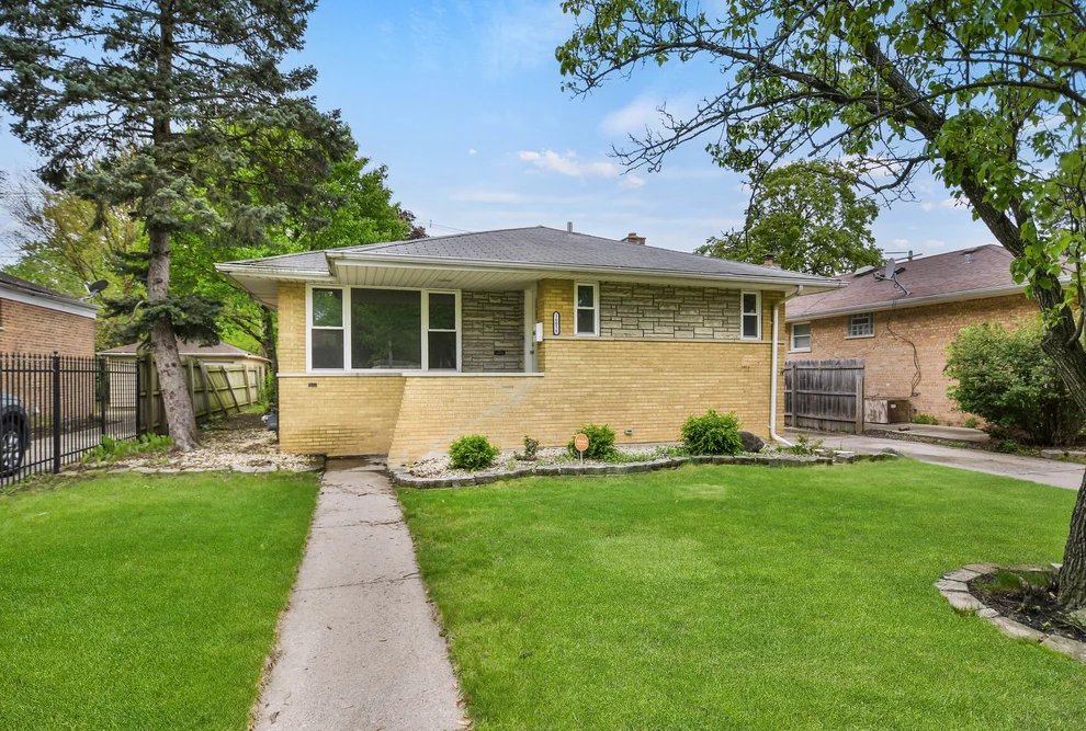 Unit for sale at 16058 Drexel Avenue, South Holland, IL 60473