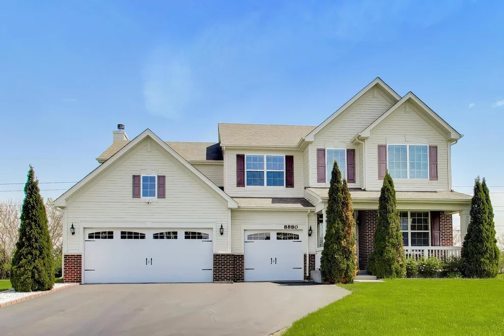 Unit for sale at 8880 Pearsall Drive, Huntley, IL 60142
