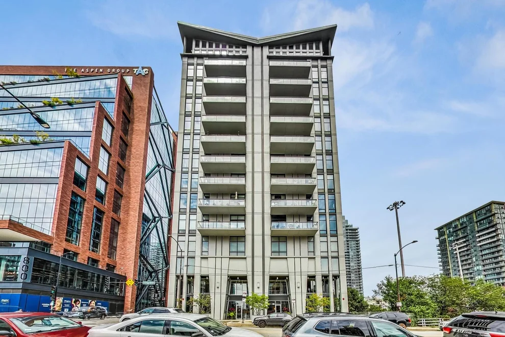 Unit for sale at 740 W Fulton Street, Chicago, IL 60661
