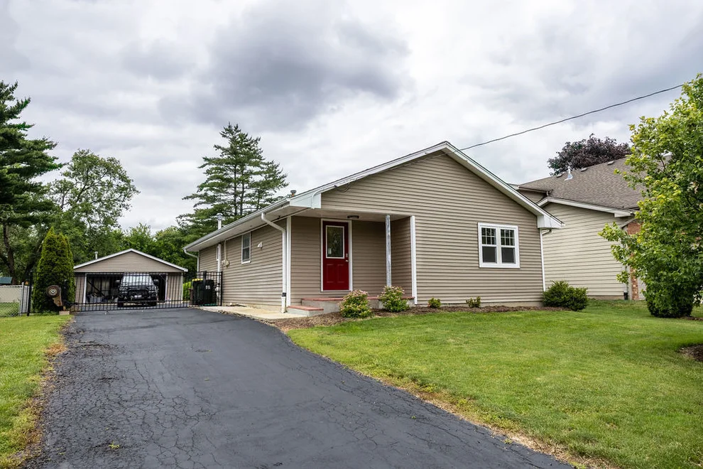 Unit for sale at 306 N Washington Street, Westmont, IL 60559