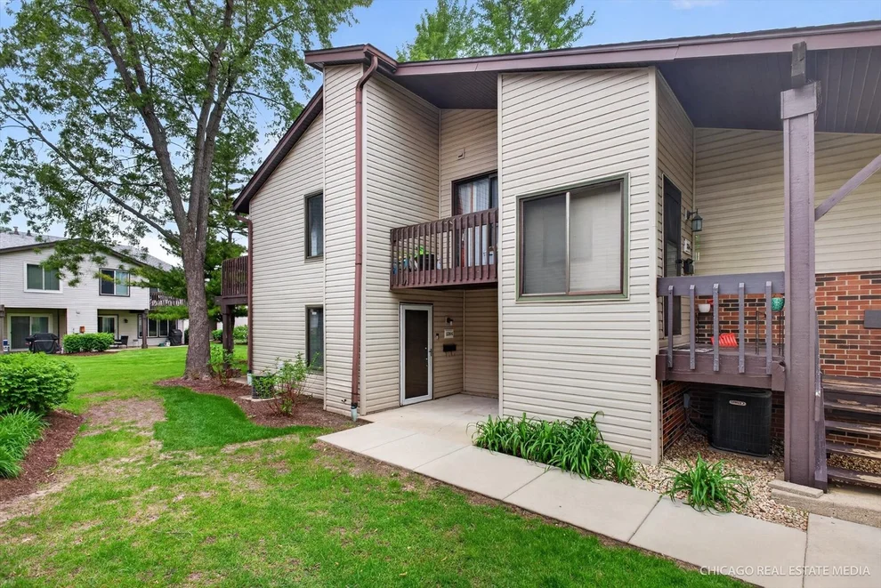 Unit for sale at 1326 Kingsbury Drive, Hanover Park, IL 60133