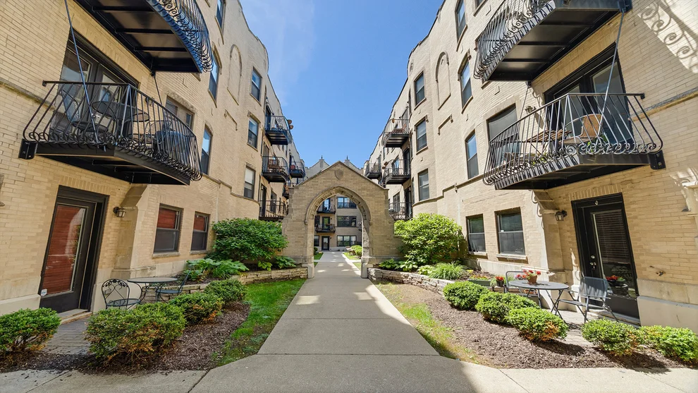 Unit for sale at 4442 N Damen Avenue, Chicago, IL 60625