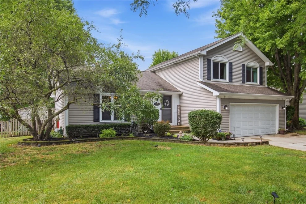 Unit for sale at 3105 Blackhawk Trail, St. Charles, IL 60174