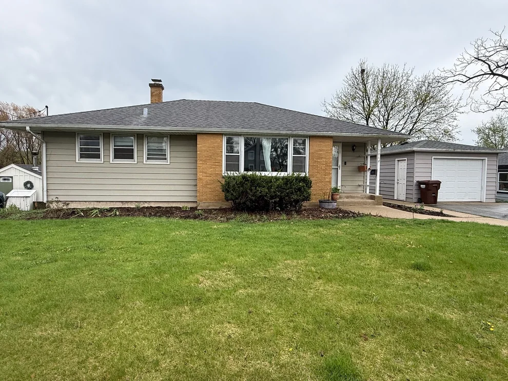 Unit for sale at 504 E Calhoun Street, Woodstock, IL 60098