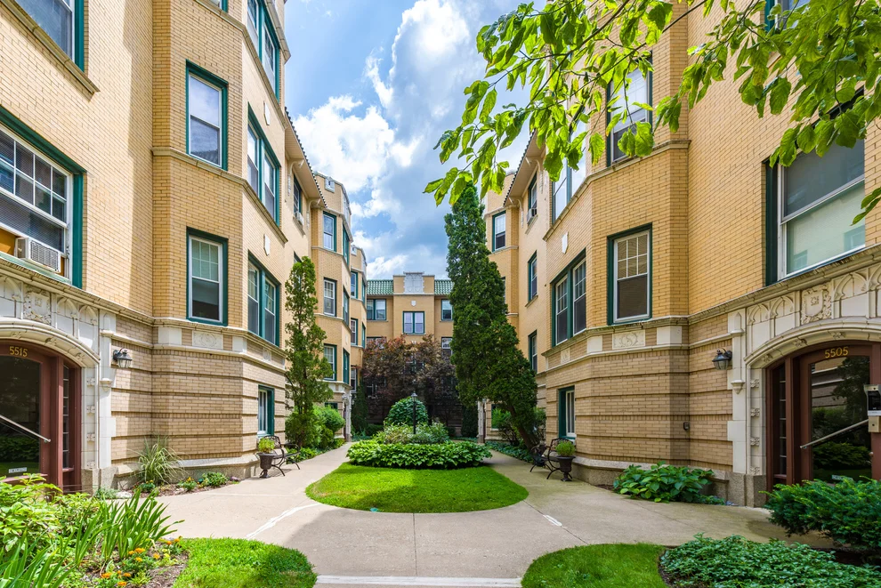 Unit for sale at 5515 N winthrop Avenue, Chicago, IL 60640