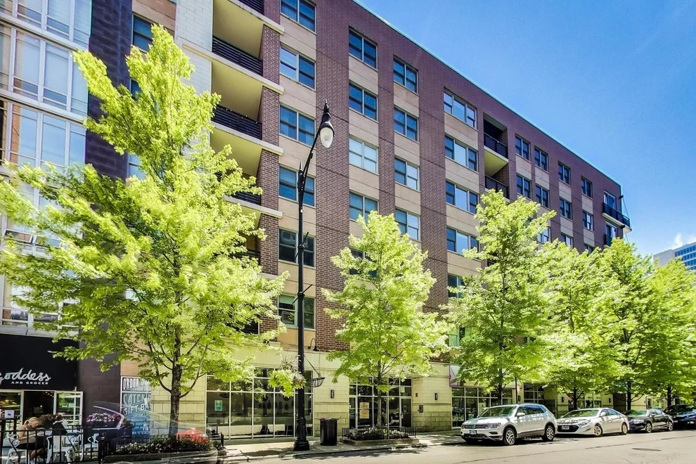 Unit for sale at 873 N Larrabee Street, Chicago, IL 60610