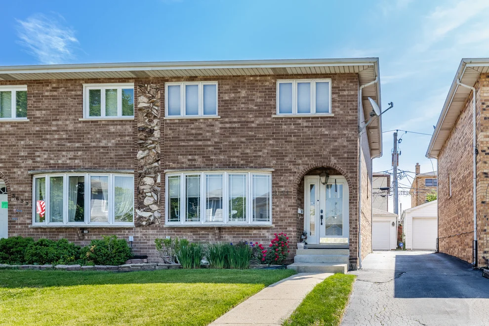 Unit for sale at 3631 N PACIFIC Avenue, Chicago, IL 60634