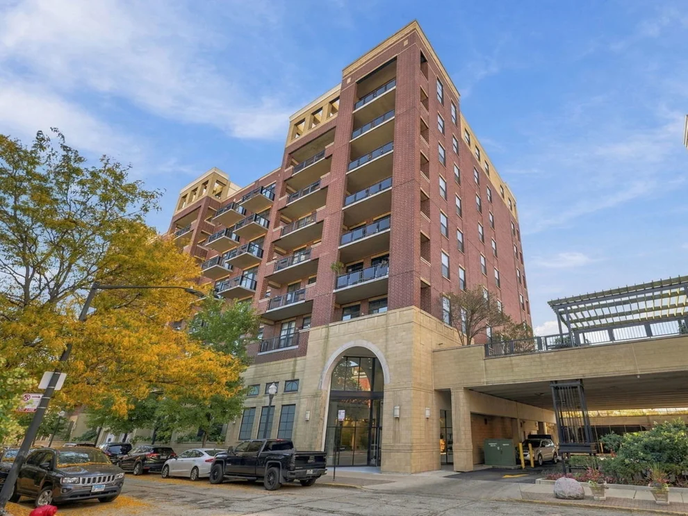 Photo of 811 West 15th Place, Chicago, IL 60608