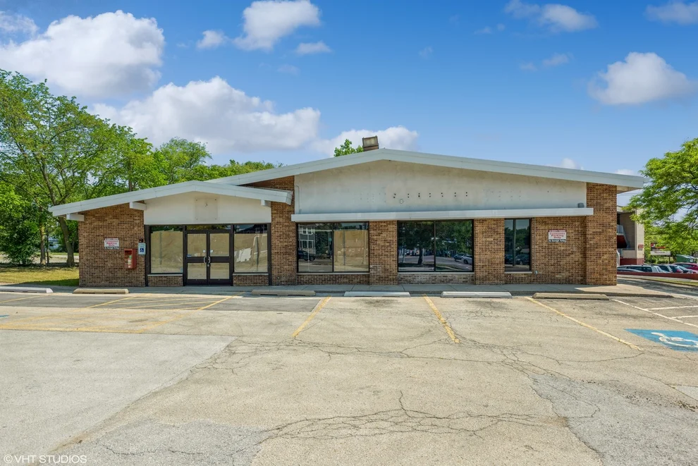 Unit for sale at 301 N Cass Avenue, Westmont, IL 60559