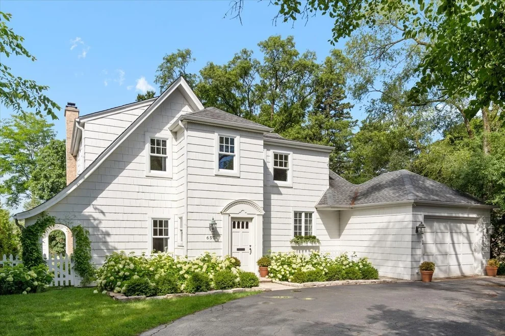 Unit for sale at 650 Green Bay Road, Highland Park, IL 60035