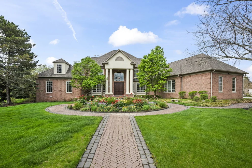 Unit for sale at 502 Forest View Avenue, Elk Grove Village, IL 60007