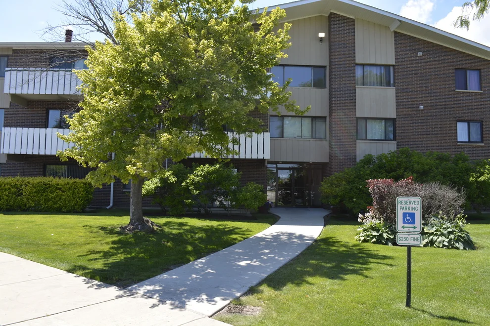 Unit for sale at 1000 Bayside Drive, Palatine, IL 60074