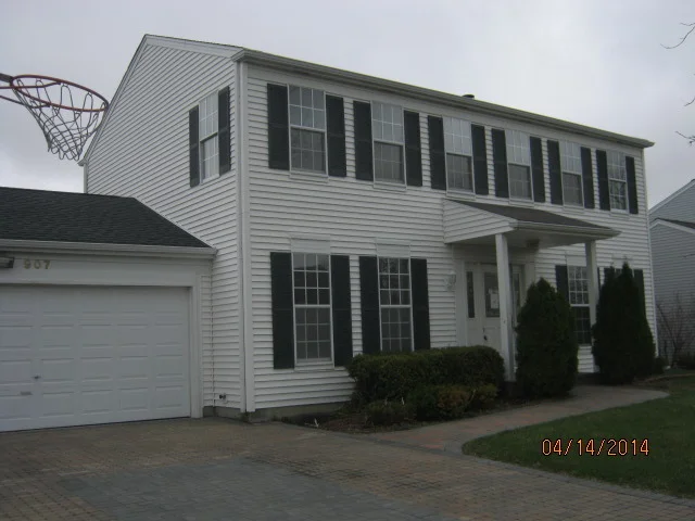 Unit for sale at 907 Royal Glen Lane, CAROL STREAM, IL 60188
