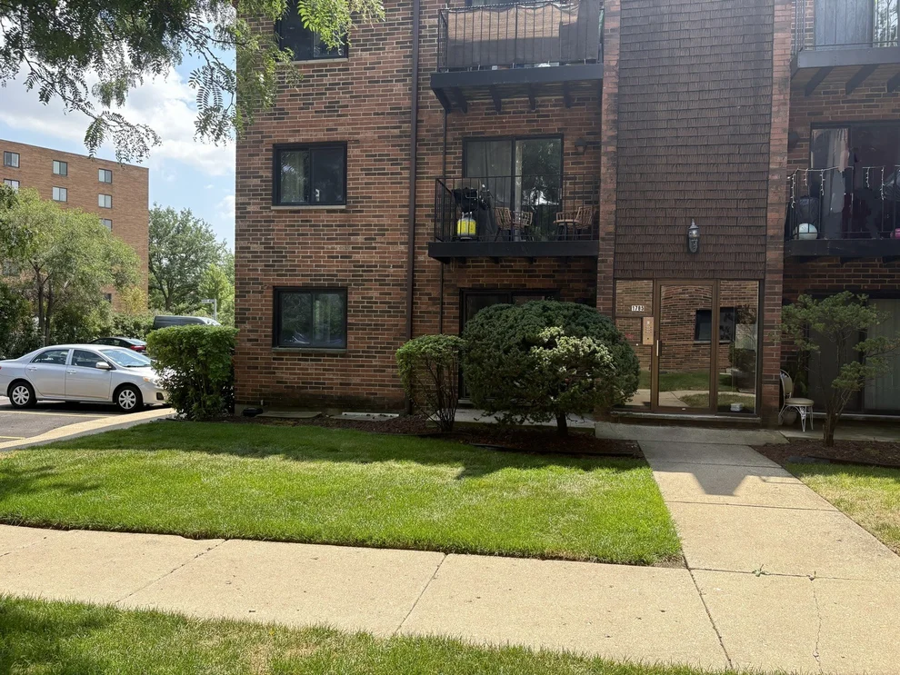 Unit for sale at 1785 W ALGONQUIN Road, Mount Prospect, IL 60056