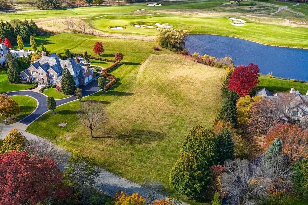 Unit for sale at 470 S Stablewood Lane, Lake Forest, IL 60045