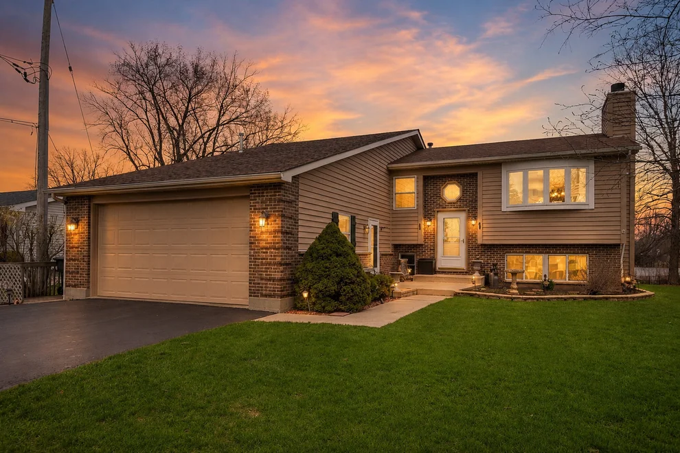 Unit for sale at 12738 W 27th Place, Beach Park, IL 60099