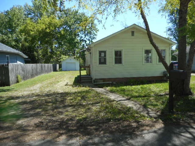 Unit for sale at 121 Lakewood Avenue, Crystal Lake, IL 60014