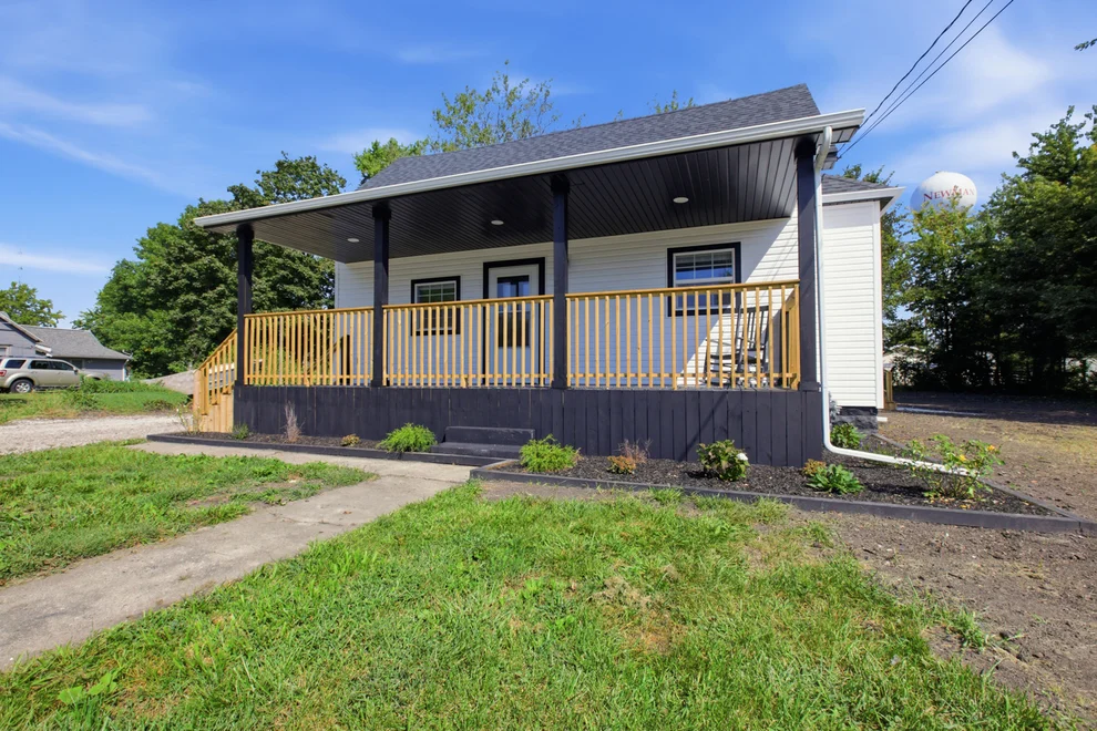 Unit for sale at 609 W Green Street, Newman, IL 61942