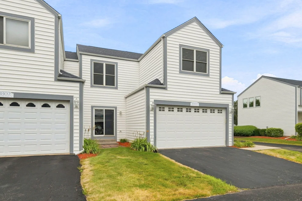 Unit for sale at 1800 Waters Edge Drive, Minooka, IL 60447