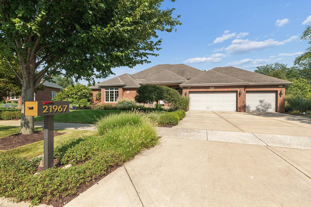 Unit for sale at 21967 Emily Lane, Frankfort, IL 60423