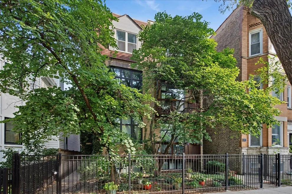 Unit for sale at 1464 W Grace Street, Chicago, IL 60613