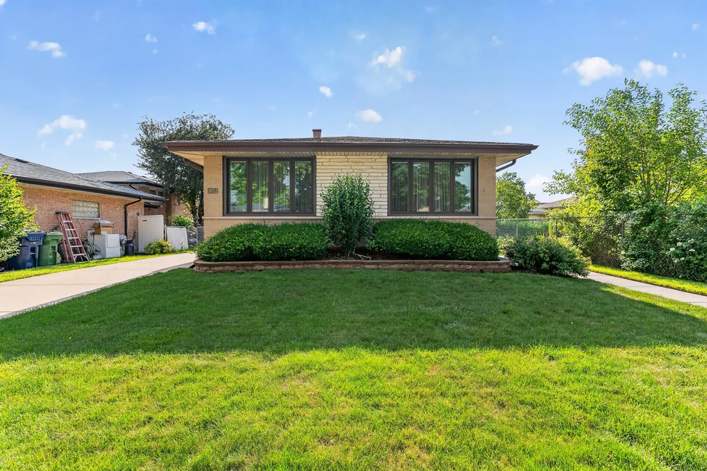 Unit for sale at 10712 Lamon Avenue, Oak Lawn, IL 60453