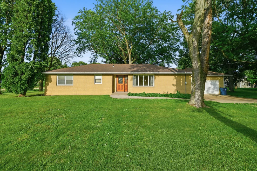 Unit for sale at 201 N Vermillion Street, Troy Grove, IL 61372