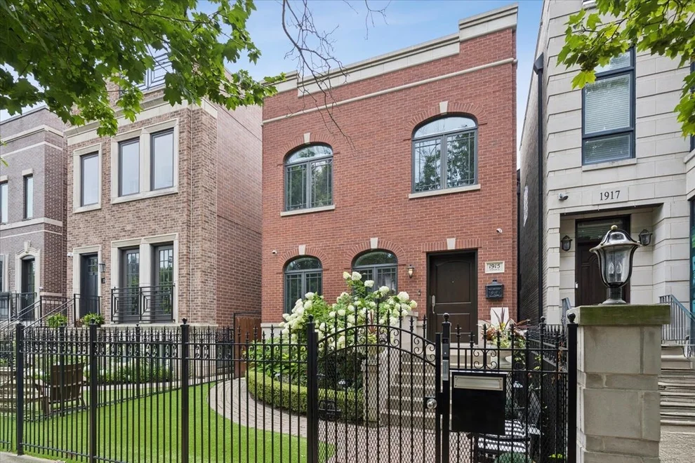 Unit for sale at 1915 W Wolfram Street, Chicago, IL 60657