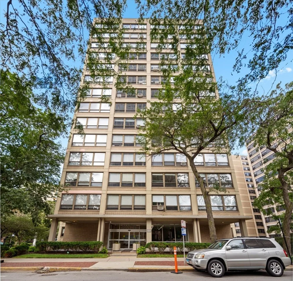 Unit for sale at 5050 S East End Avenue, Chicago, IL 60615