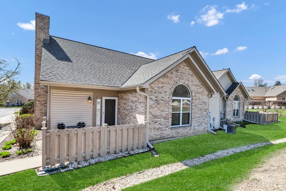 Unit for sale at 144 Canterbury Court, Bloomingdale, IL 60108