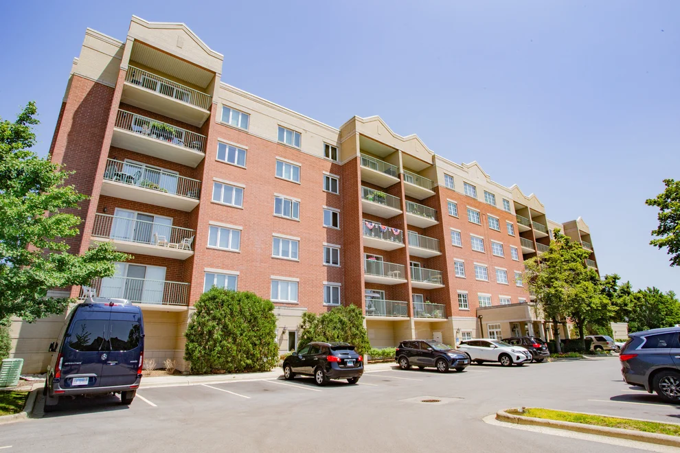 Unit for sale at 7400 N LINCOLN Avenue, Skokie, IL 60076