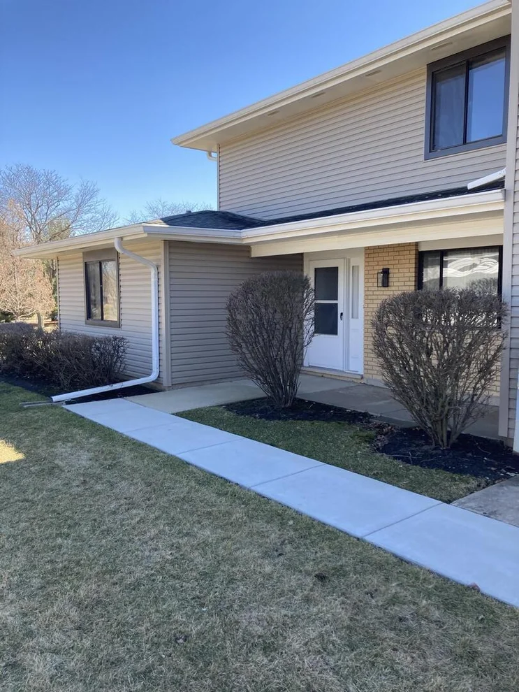 Unit for sale at 166 Chatham Court, Bloomingdale, IL 60108