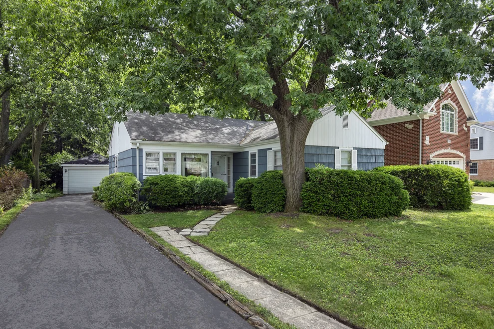 Unit for sale at 1125 Greenbriar Lane, Northbrook, IL 60062