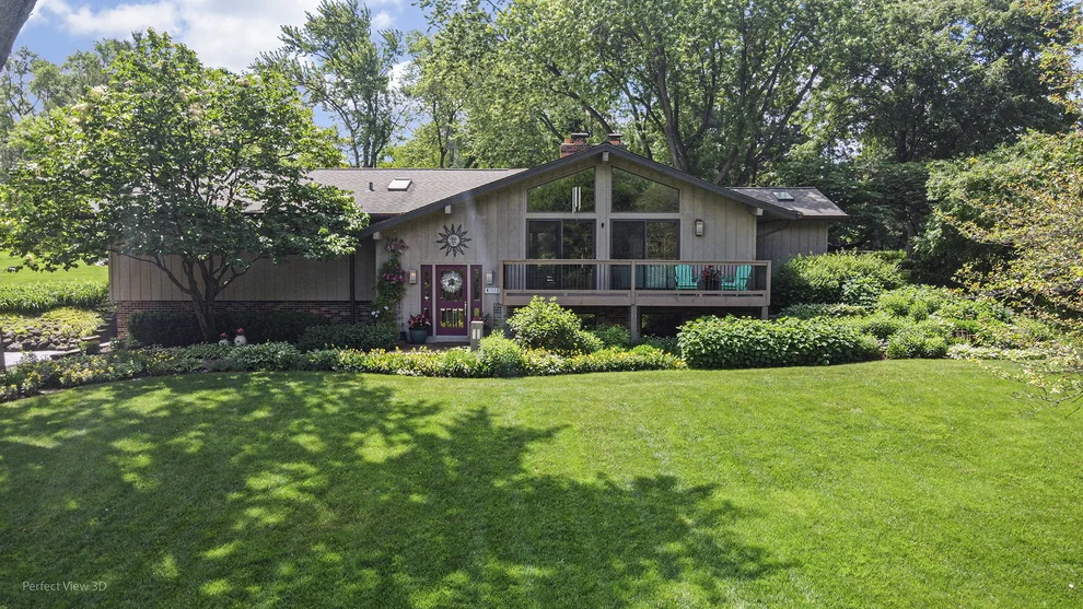 Unit for sale at 40484 Sunset Drive N, Antioch, IL 60002