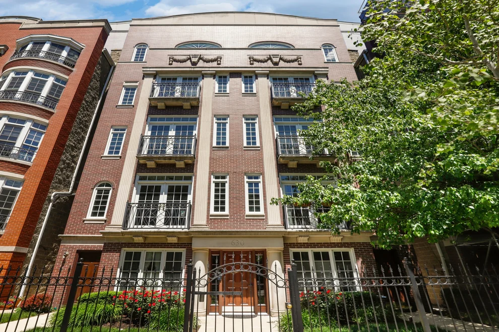 Unit for sale at 630 W Wrightwood Avenue, Chicago, IL 60614